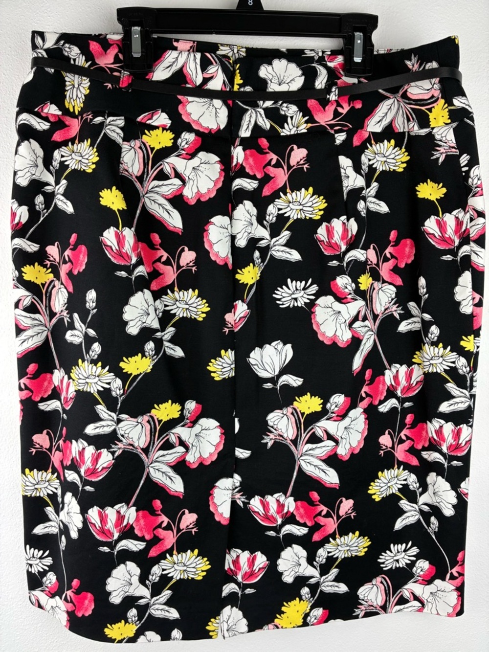 Liz Claiborne Floral Pencil Skirt Size 12 Black Pink Yellow Lined Stretch Cotton - Picture 4 of 7